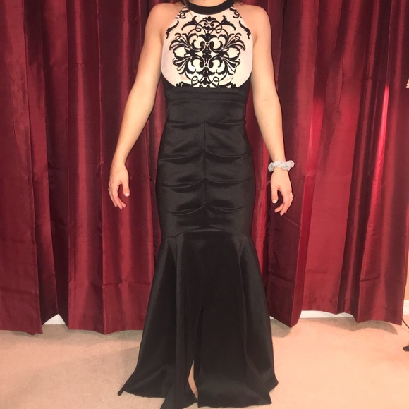 Blondie Nites Prom Dress - Picture 2 of 6